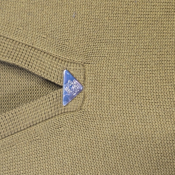 White house black market elbow sleeve v neck pullover sweater size Medium. - Picture 9 of 12